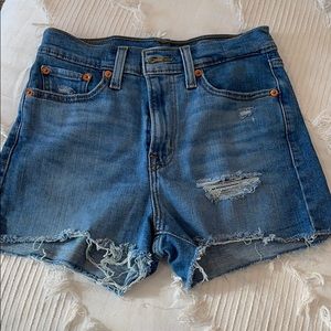 Levi’s High Rise Denim Shorts Size 26